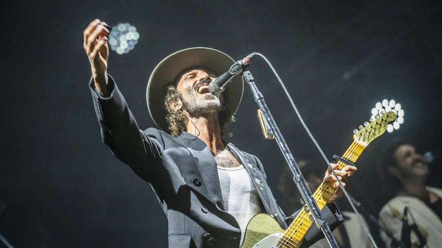 El emotivo homenaje de Leiva a Robe en Sonorama Ribera: "Desde ya pido perdón"