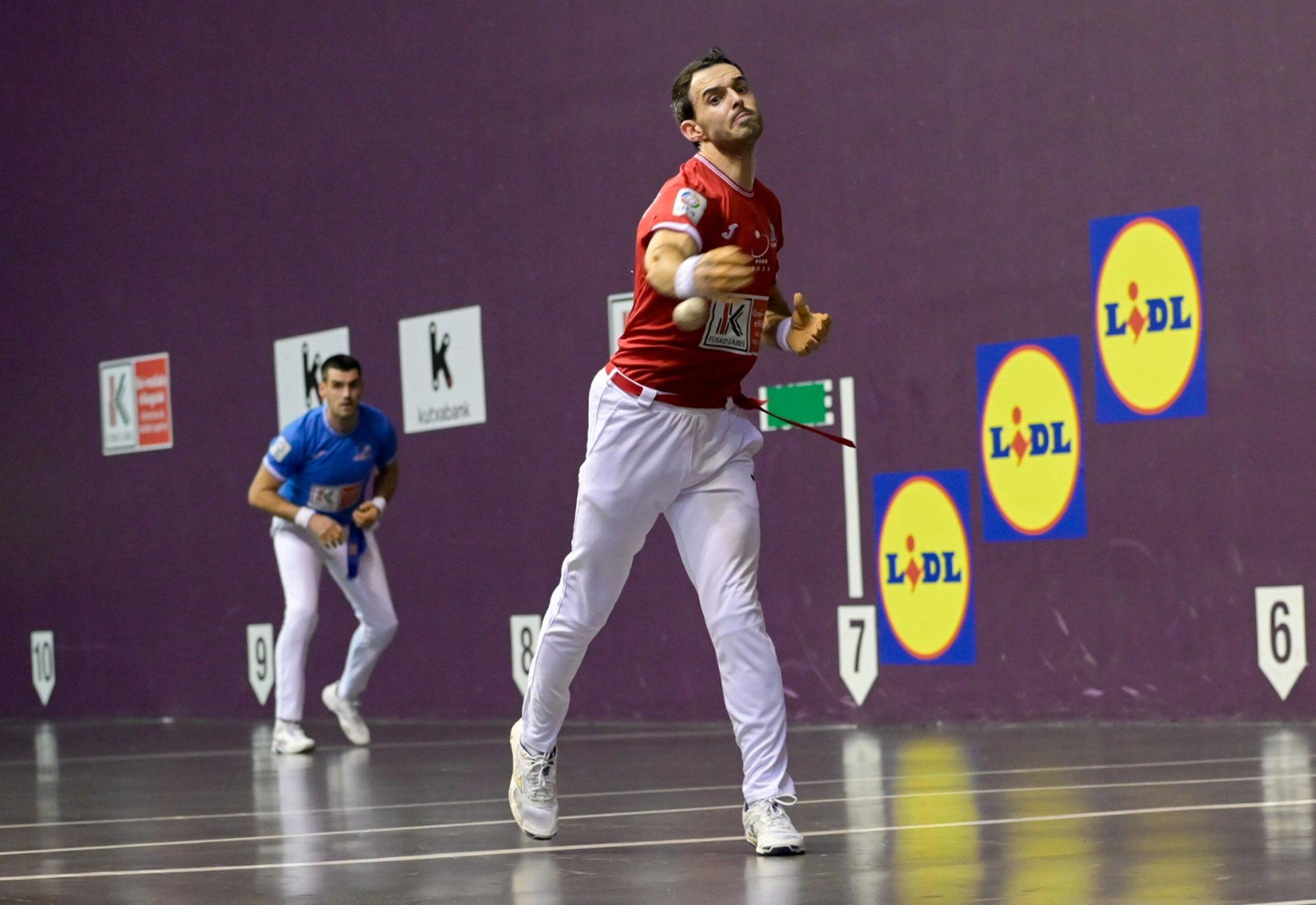 Jokin Altuna se lleva el bronce del Cuatro y Medio tras derrotar a Joseba Ezkurdia en Arrasate.