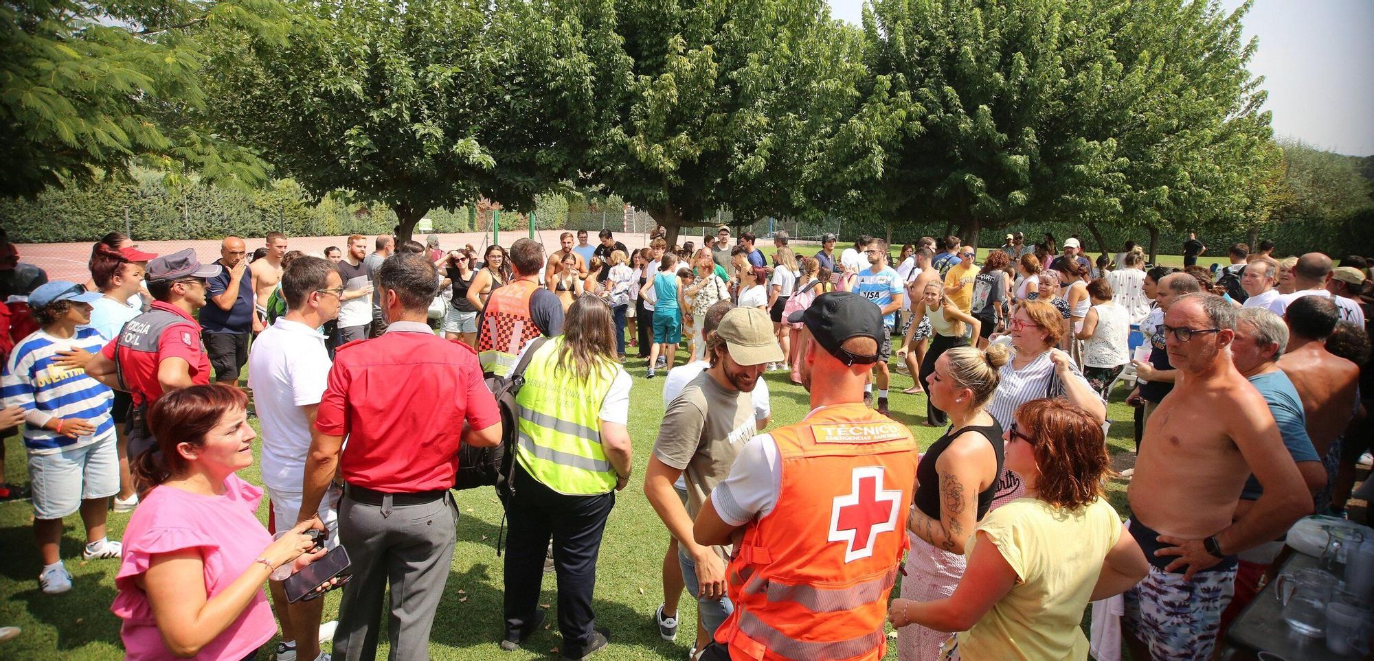 Los 180 viajeros del tren averiado, evacuados a Olite desde las piscinas de Pueyo