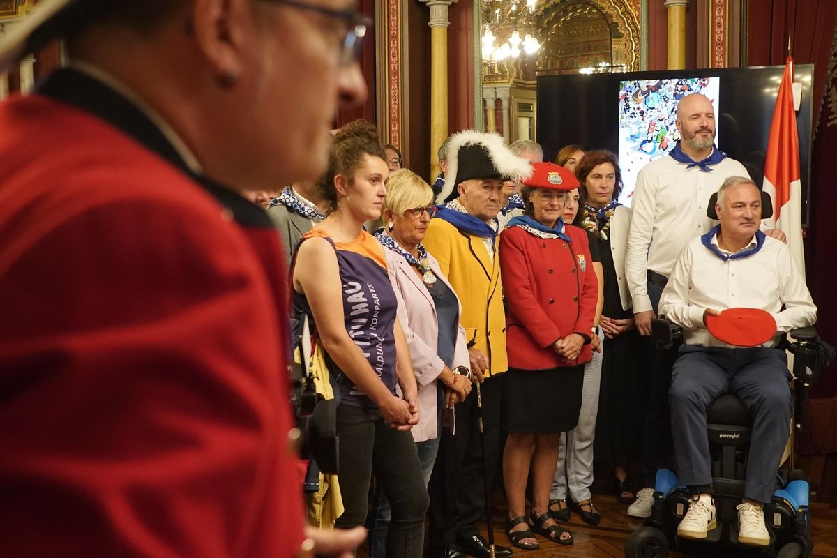 Recepción a la sociedad bilbaina en el Ayuntamiento de Bilbao