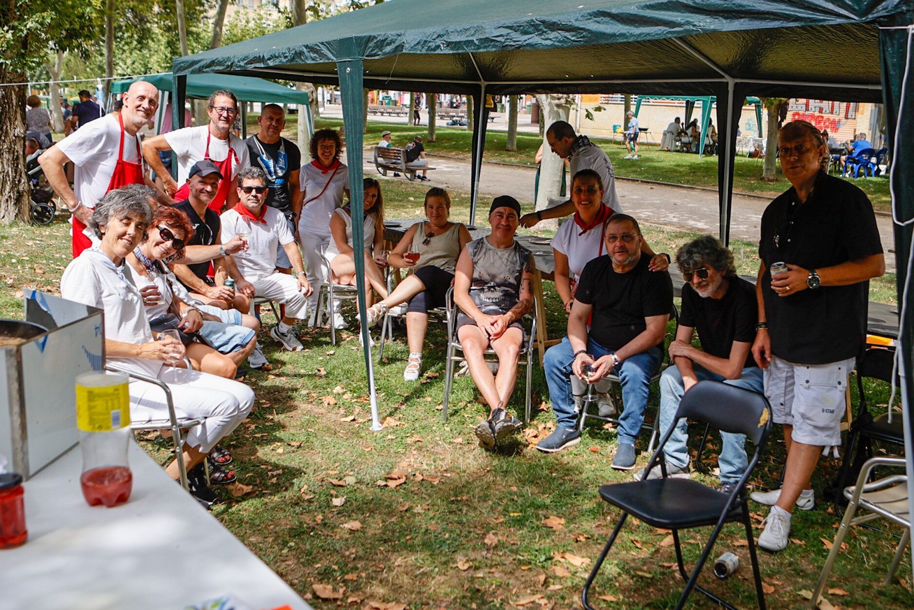 Fotos de la paellada de Mendillorri y de los calderetes de Berriozar este domingo
