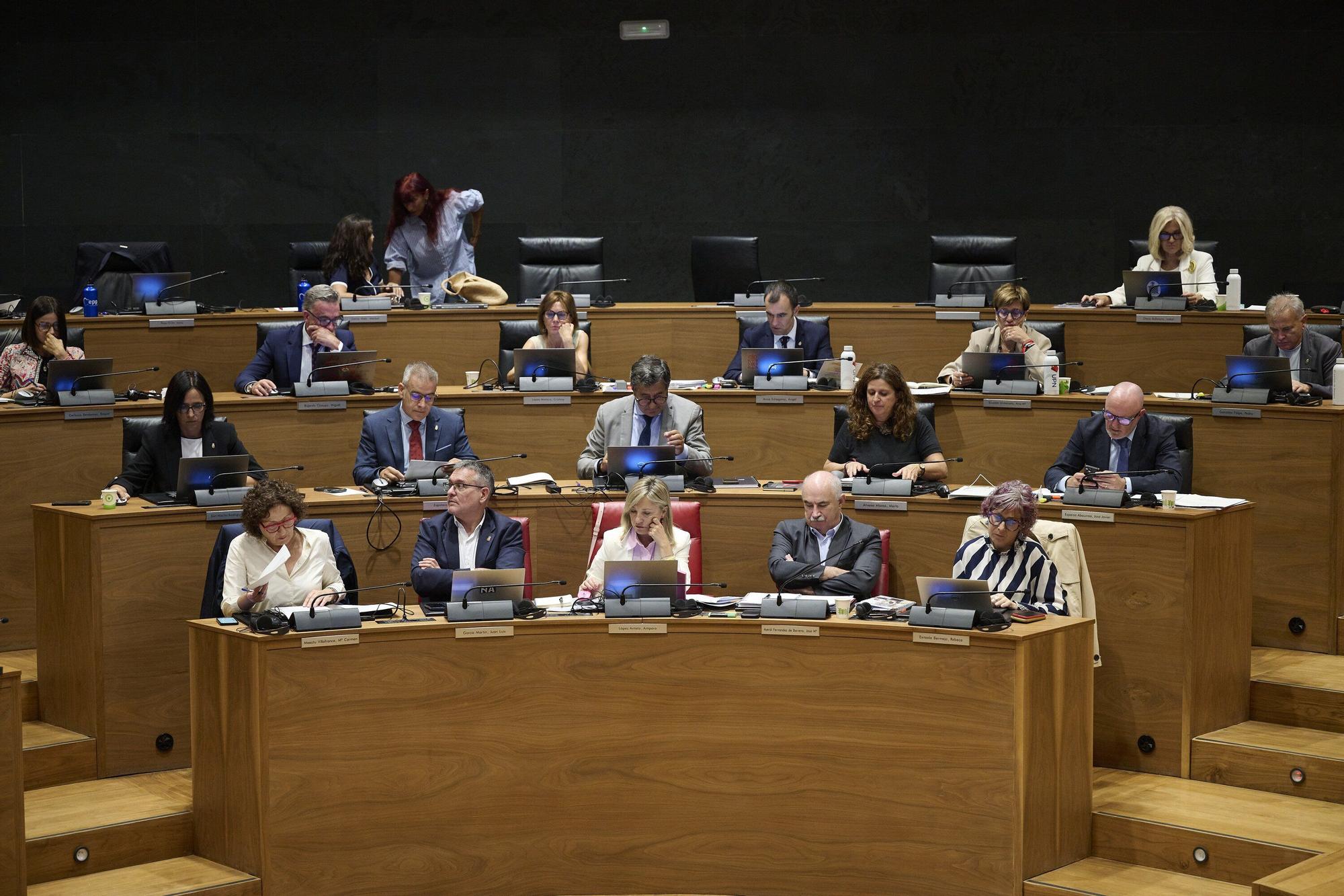 Fotos del pleno del Parlamento de Navarra (primero del curso 2025-26)