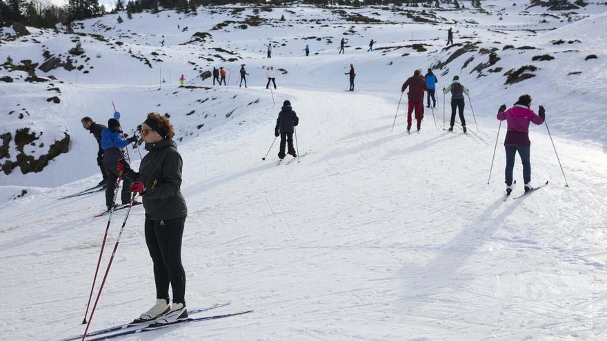 Larra-Belagua cierra una temporada récord de nieve con 141 días seguidos de pistas abiertas