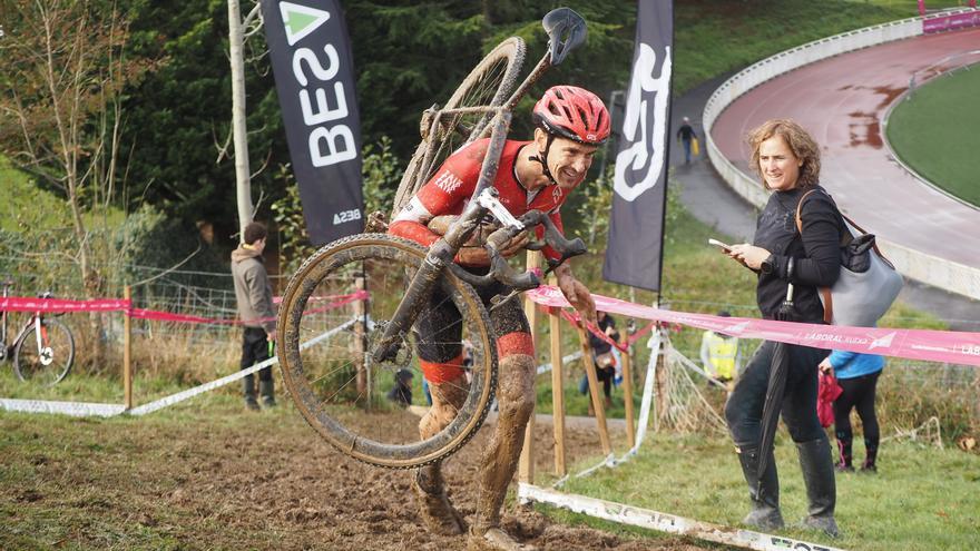 La primera edición de la prueba de ciclocross BESA CX Elgoibar, en imágenes