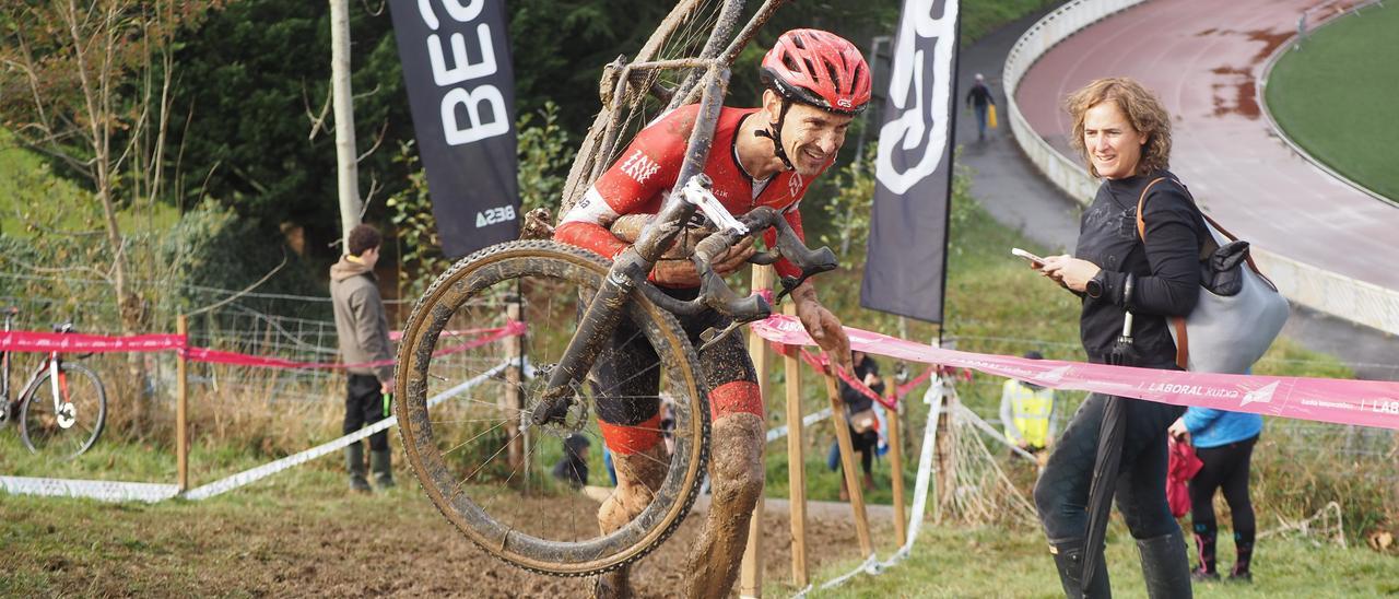 La primera edición de la prueba de ciclocross BESA CX Elgoibar, en imágenes