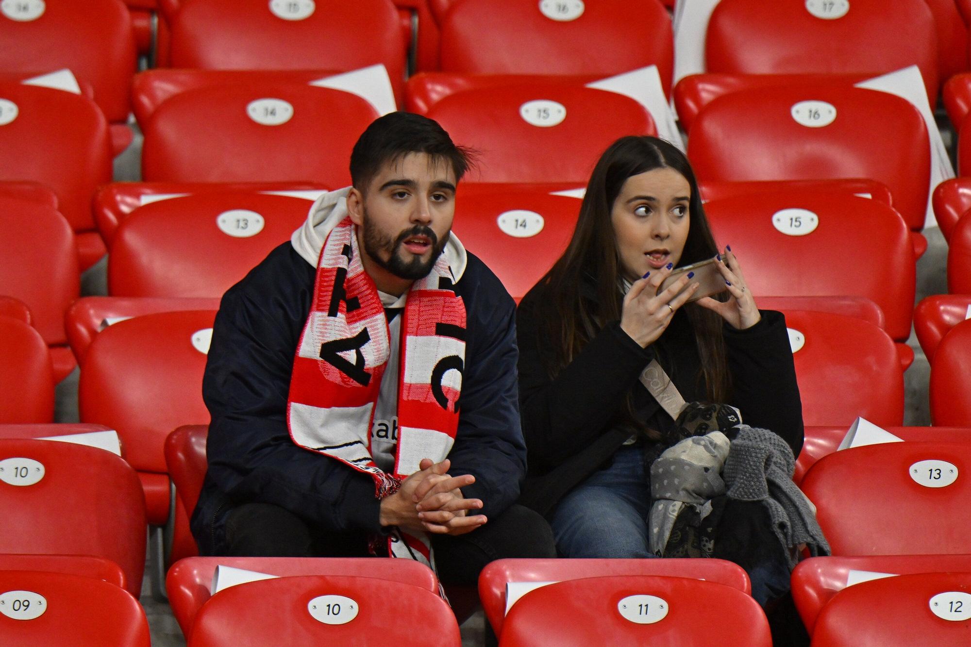 En imágenes: ¿Has estado en San Mamés viendo el Athletic-Real Oviedo? Búscate en nuestra galería de fotos