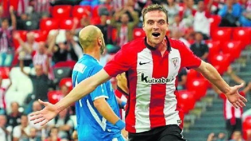 Eraso celebra uno de los goles que el jueves marcó frente al Inter Bakú en San Mamés.