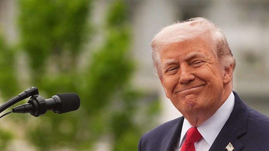 Estados Unidos planea lanzar pasaportes exclusivos con la cara de Trump