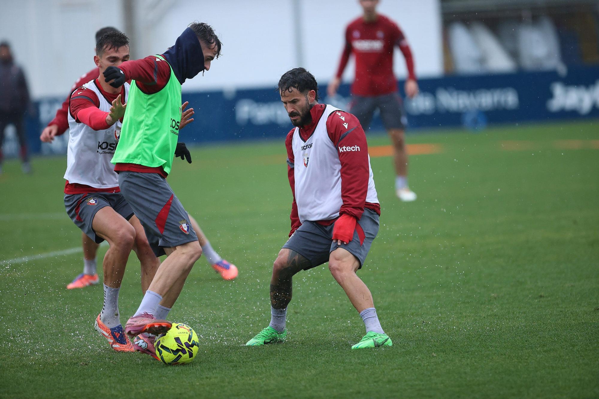 Fotos del entrenamiento de Osasuna (25/11/2025)