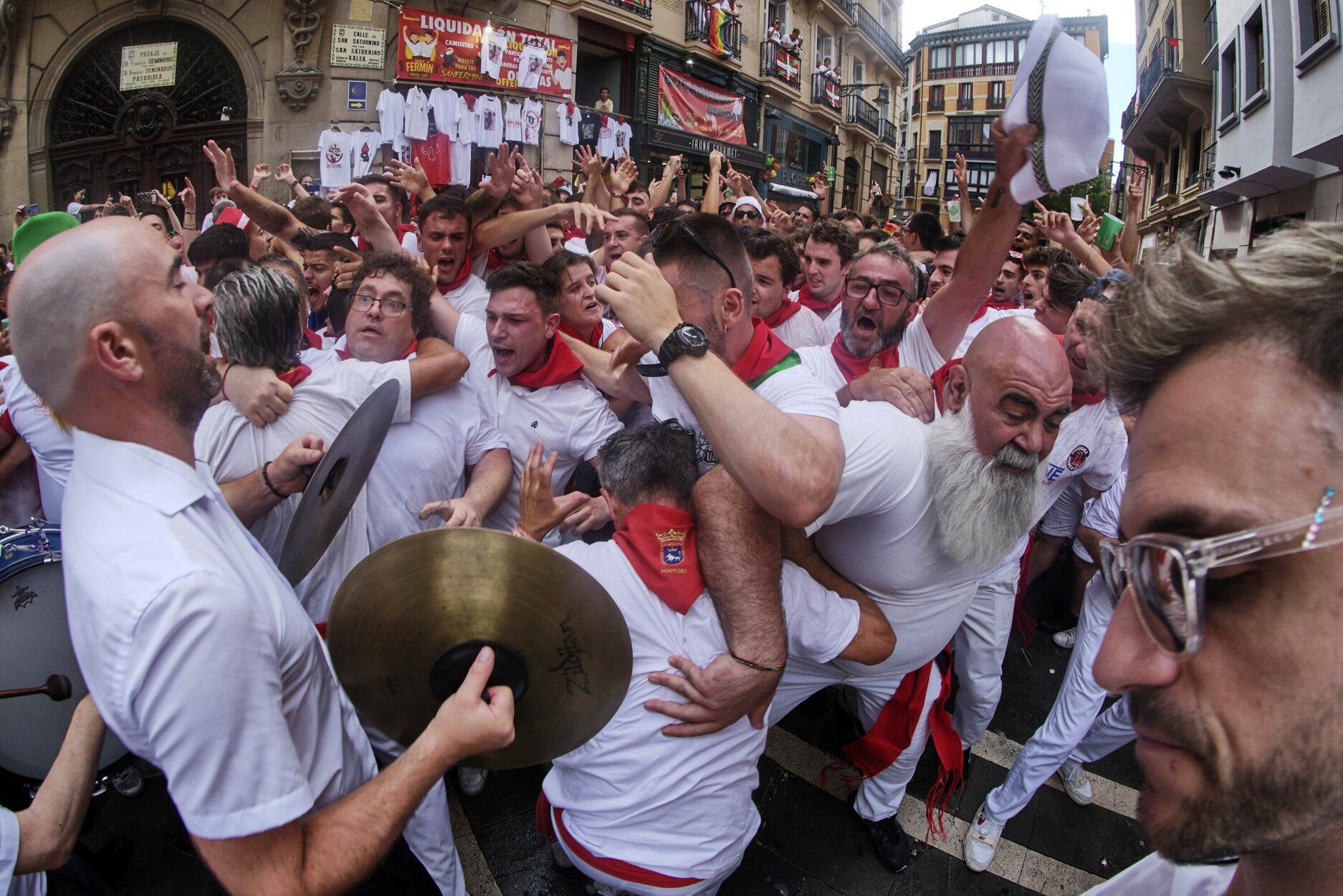 GALERÍA / Pamplona vibra con un multitudinario 'Riau-Riau'