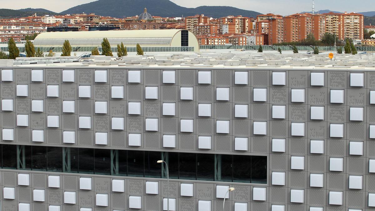 Vista exterior del pabellón Reyno de Navarra Arena.