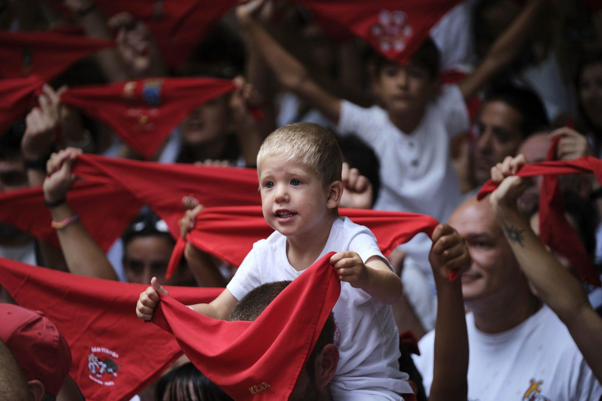 Fotos del  Chupinazo de San Fermín 2025 en Pamplona: ¡La fiesta más internacional se enciende con un grito solidario por Palestina!