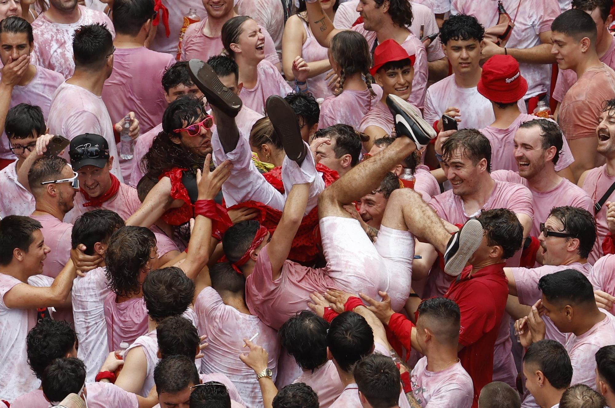 Fotos del  Chupinazo de San Fermín 2025 en Pamplona: ¡La fiesta más internacional se enciende con un grito solidario por Palestina!