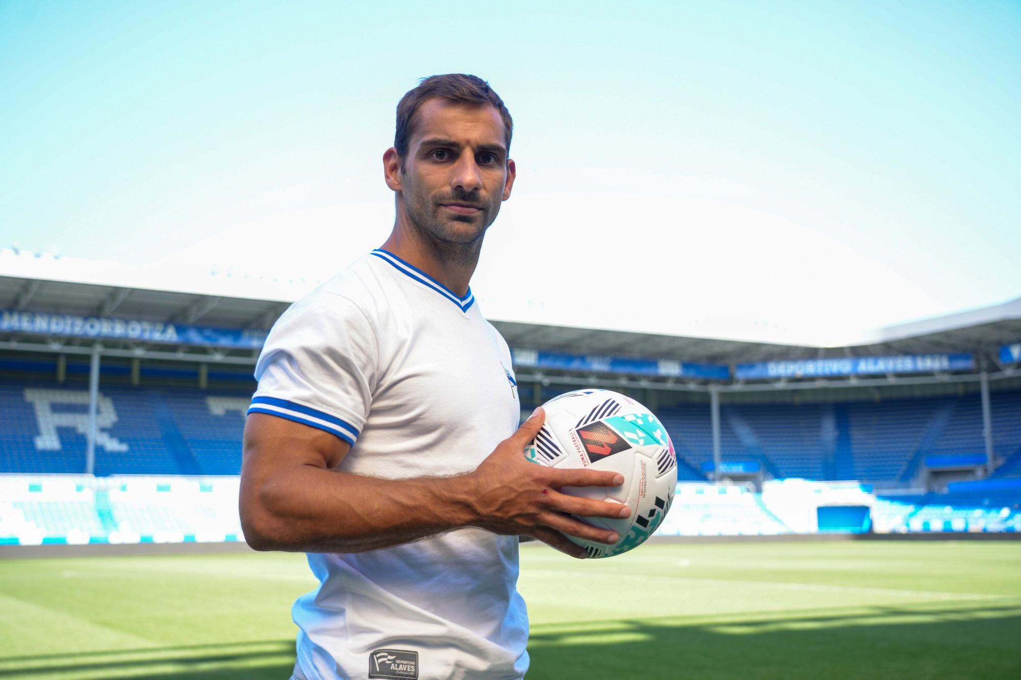 En imágenes: Jonny Otto, titular indiscutible del Deportivo Alavés