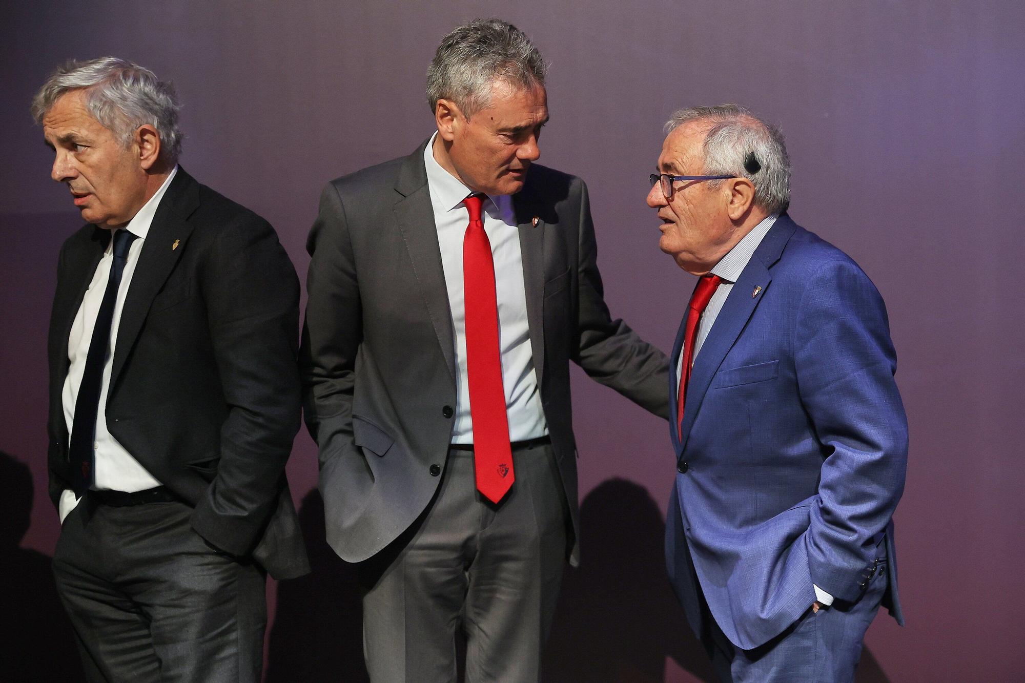 Fotos de la Asamblea de socios de Osasuna en Baluarte