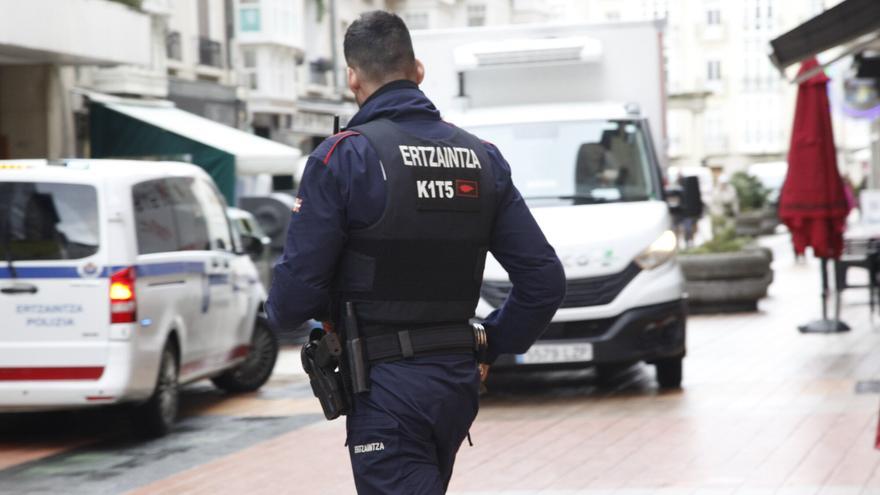 Detenido por golpear y robar la cartera a hombre en Vitoria-Gasteiz