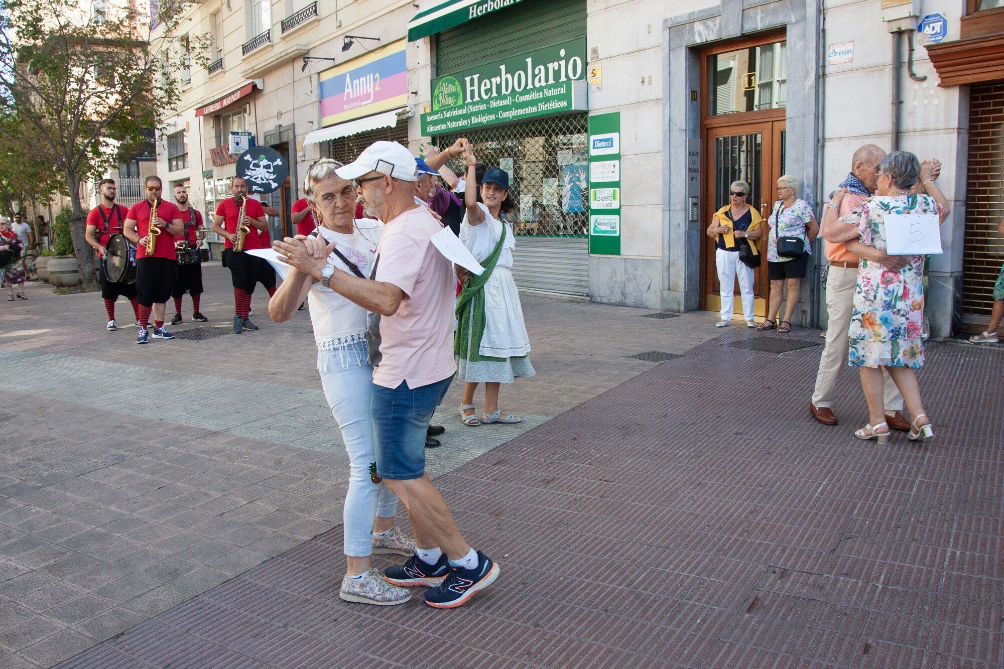 En imágenes: Las cuadrillas vuelven a tomar protagonismo con sus actividades en fiestas de 'La Blanca'