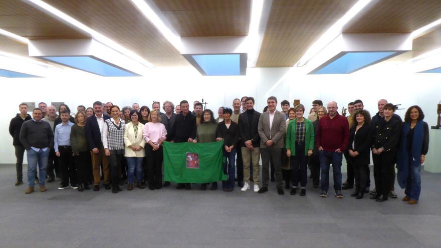 Angiozar inmortaliza el apoyo de las Juntas a la vía de la Entidad Local Menor