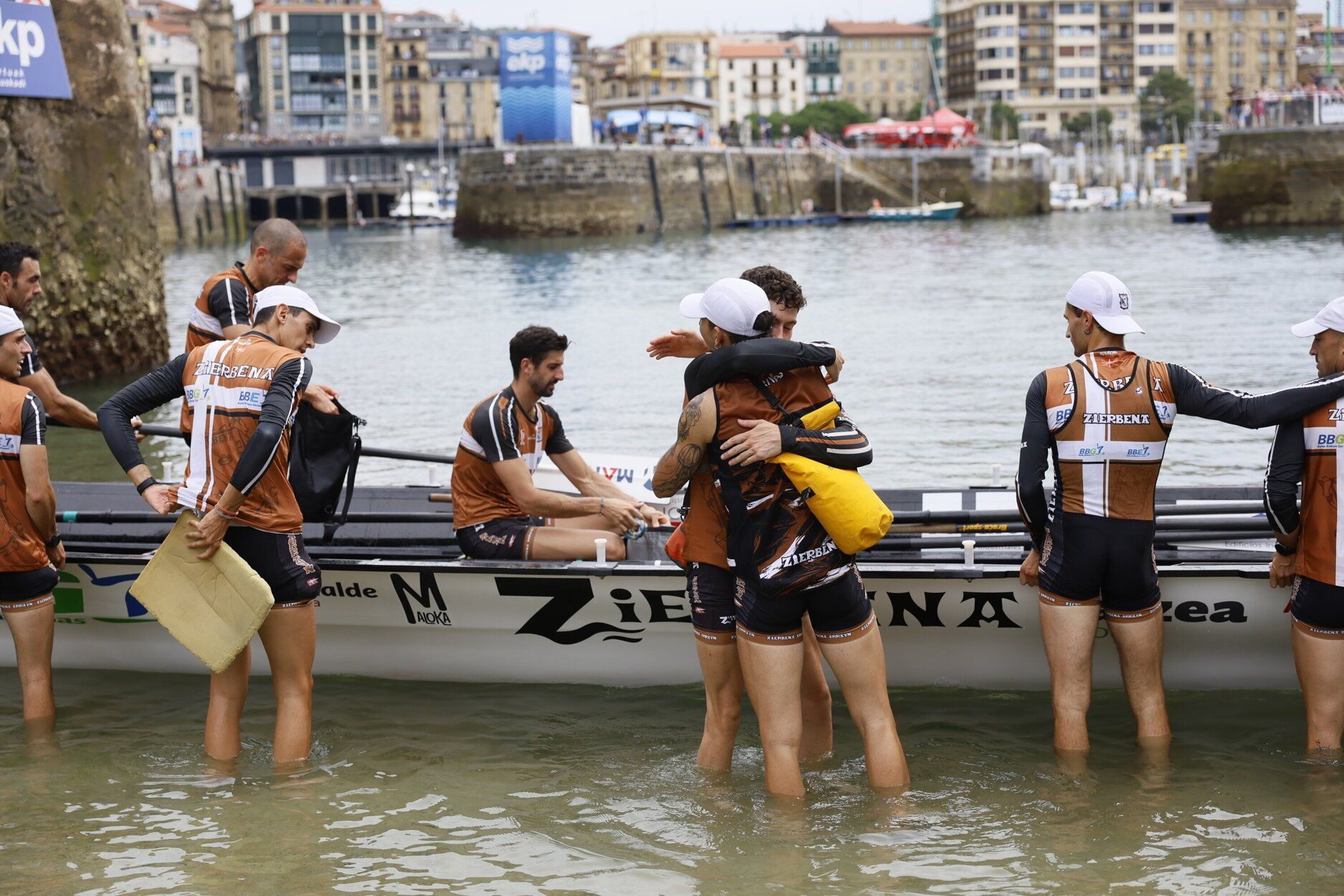 [Fotos] Donostia rema con pasión en la primera jornada de la Bandera de la Concha