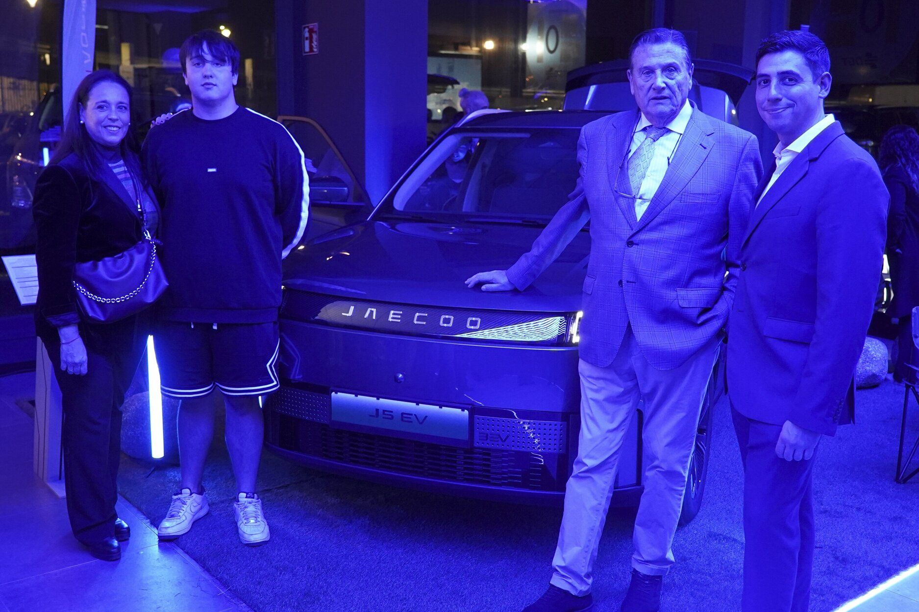 Fotogalería presentación en Alfavisa del Omoda 5 SHS-H  híbrido y del Jaecoo 5 EV eléctric