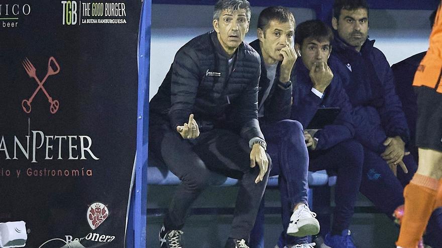 Imanol Alguacil firma su renovación con la Real Sociedad hasta 2025