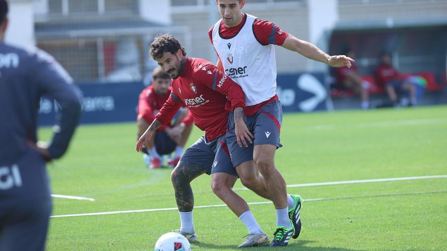 Rubén García es la novedad en el entrenamiento de Osasuna
