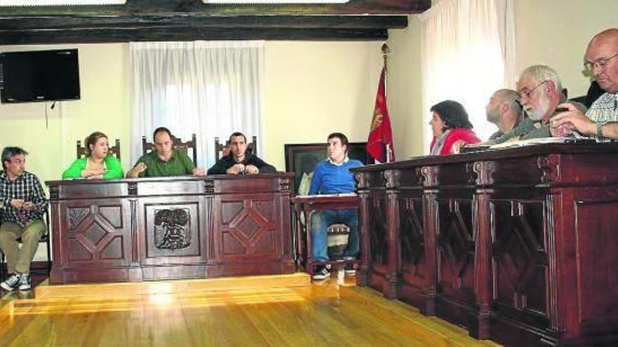 El PNV de Orozko abandonó la sesión de pleno al retirar el alcalde dos puntos del orden del día.
