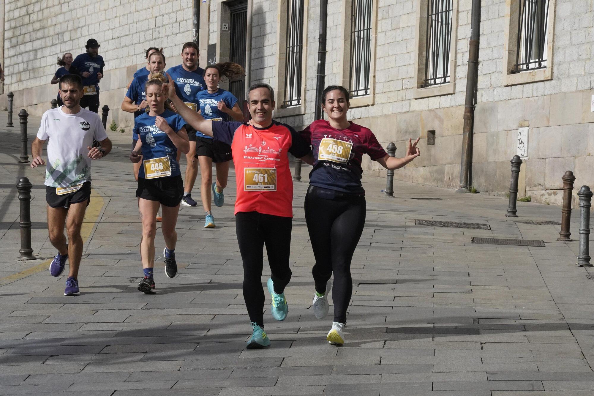 En imágenes: Miles de personas conquistan la Almendra de Gasteiz