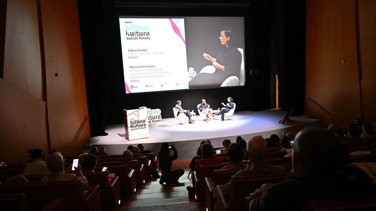Rania Moualla, Elena Arzak y Jordi Albareda, responsable de Fair Saturday, en conversación.