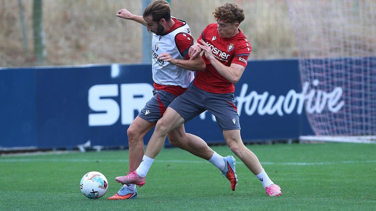 Moncayola, en un entrenamiento de Osasuna esta semana.