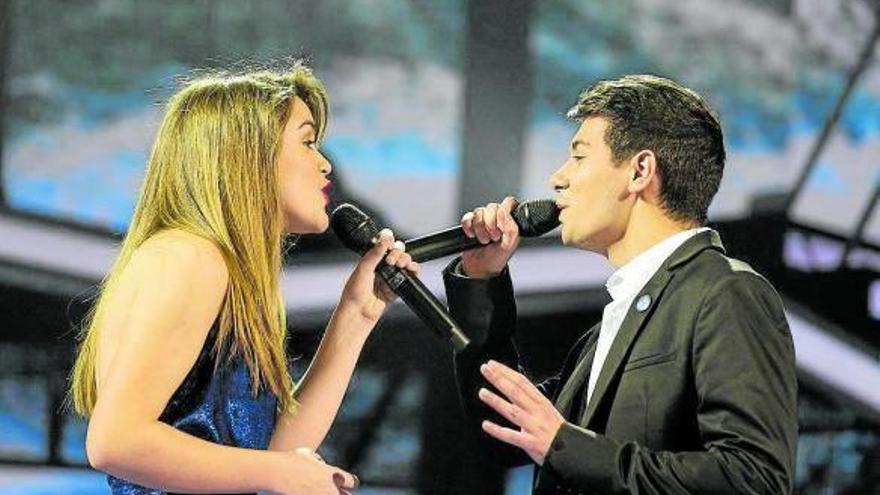 La navarra Amaia Romero y su compañero Alfred, durante una de sus actuaciones.