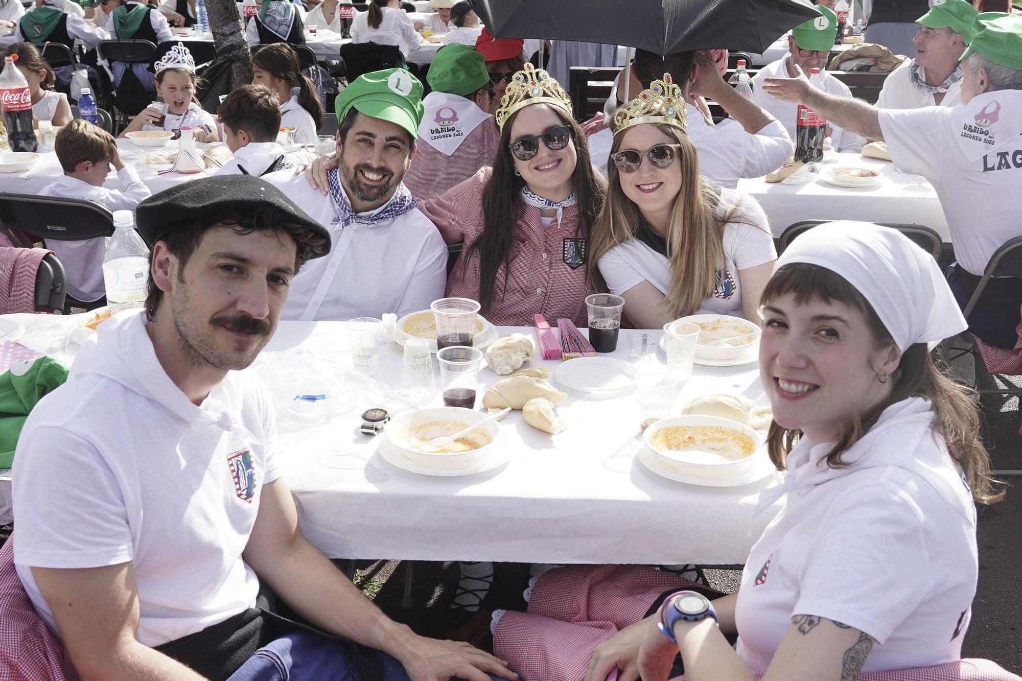 Más de 3.600 personas en la comida de cuadrillas de Basauri: “Es es indescriptible, se nos está yendo de las manos”