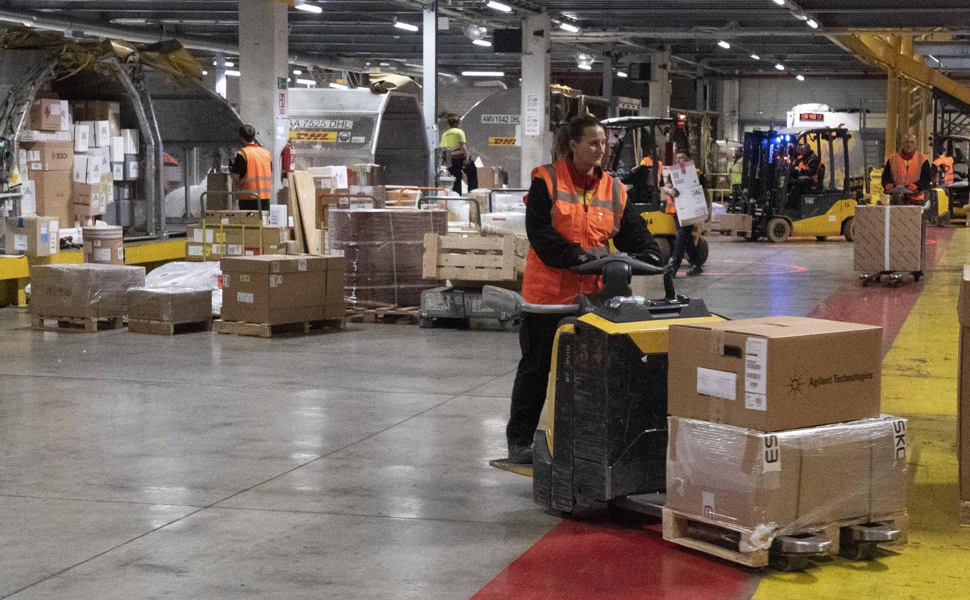 Reportaje sobre la actividad de DHL en Foronda