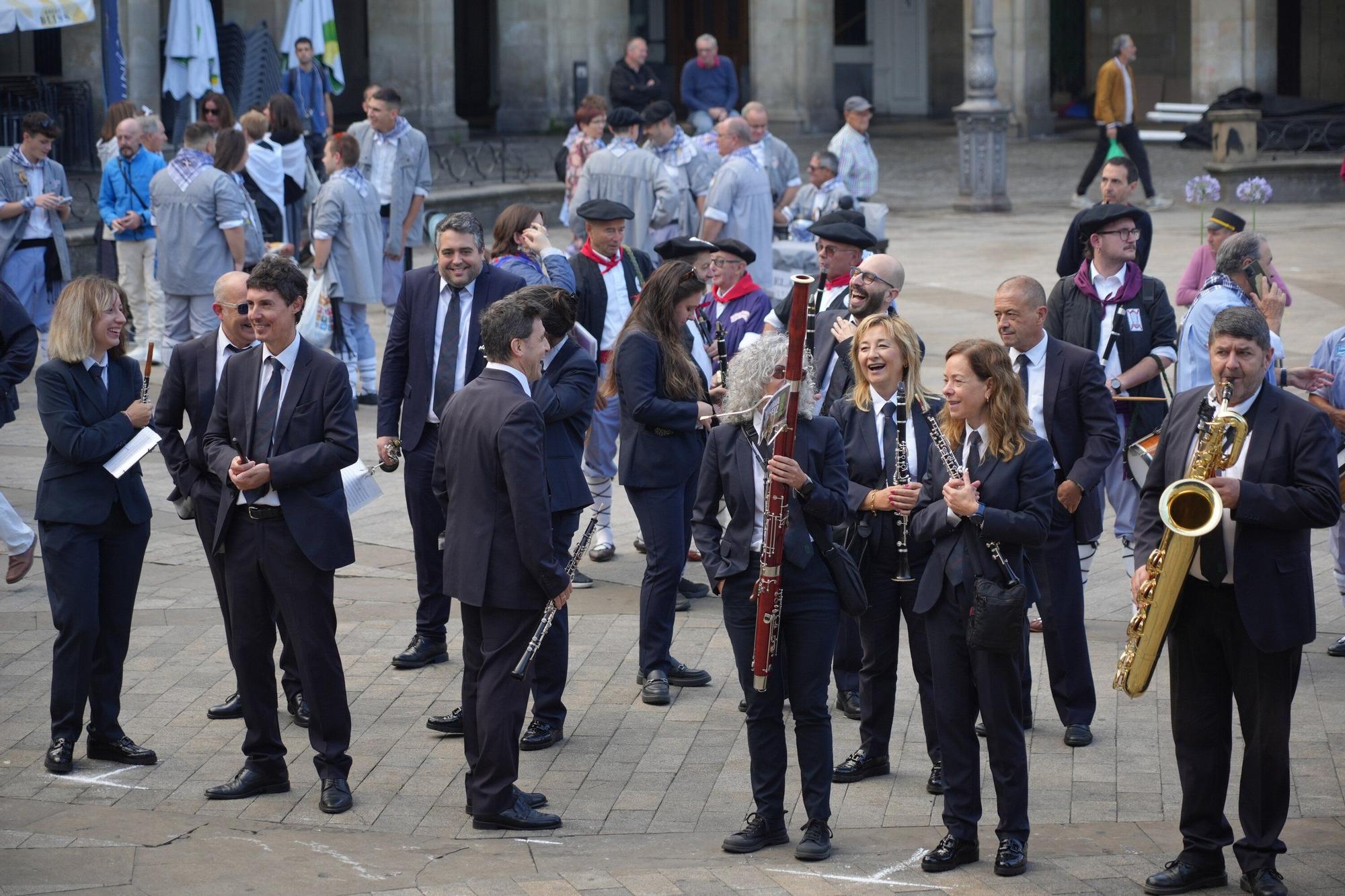 En imágenes: Las dianas llaman a la fiesta en el día de Santiago