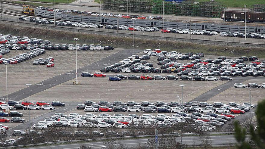 Campa con vehículos del Volkswagen Polo, en Landaben.