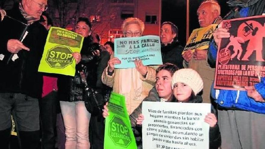 Manifestación para pedir la paralización de un dasahucio.
