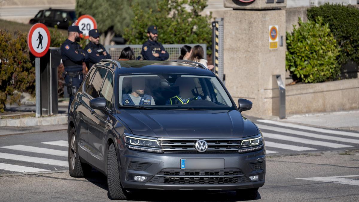 La policía ha registrado la sede de Plus Ultra.