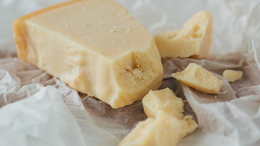 Este es el error más común al guardar el queso en casa