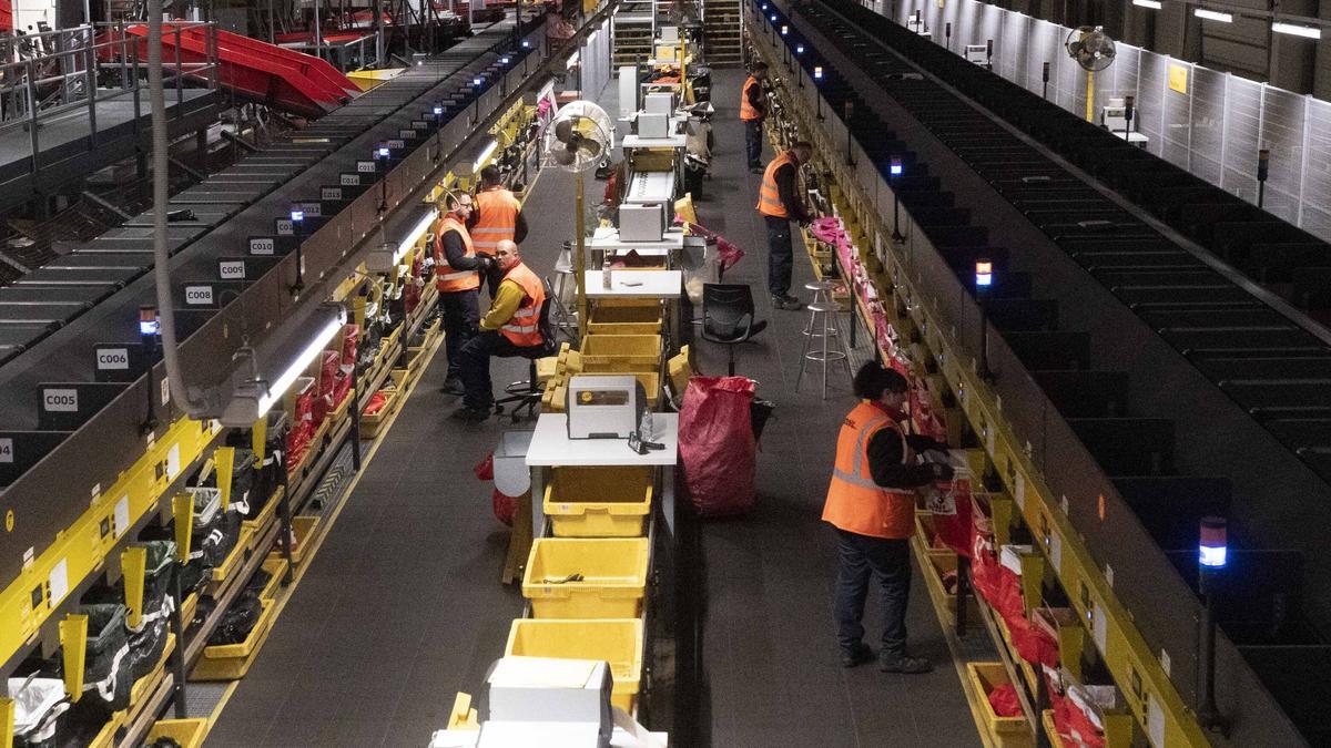 Proceso de clasificación de los paquetes pequeños.