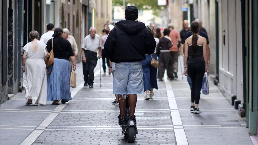 Nuevo reglamento: 200 euros, no llevar casco en patinete, y de 100 a 200 euros, si lo usa un menor de 15 años