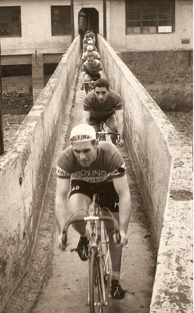 Imagenes del I Premio Gure Bide de Ciclocross celebrado en Elgoibar en 1960