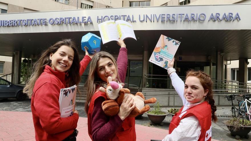 Cruz Roja atendió en 2025 a 310 menores hospitalizados en Álava
