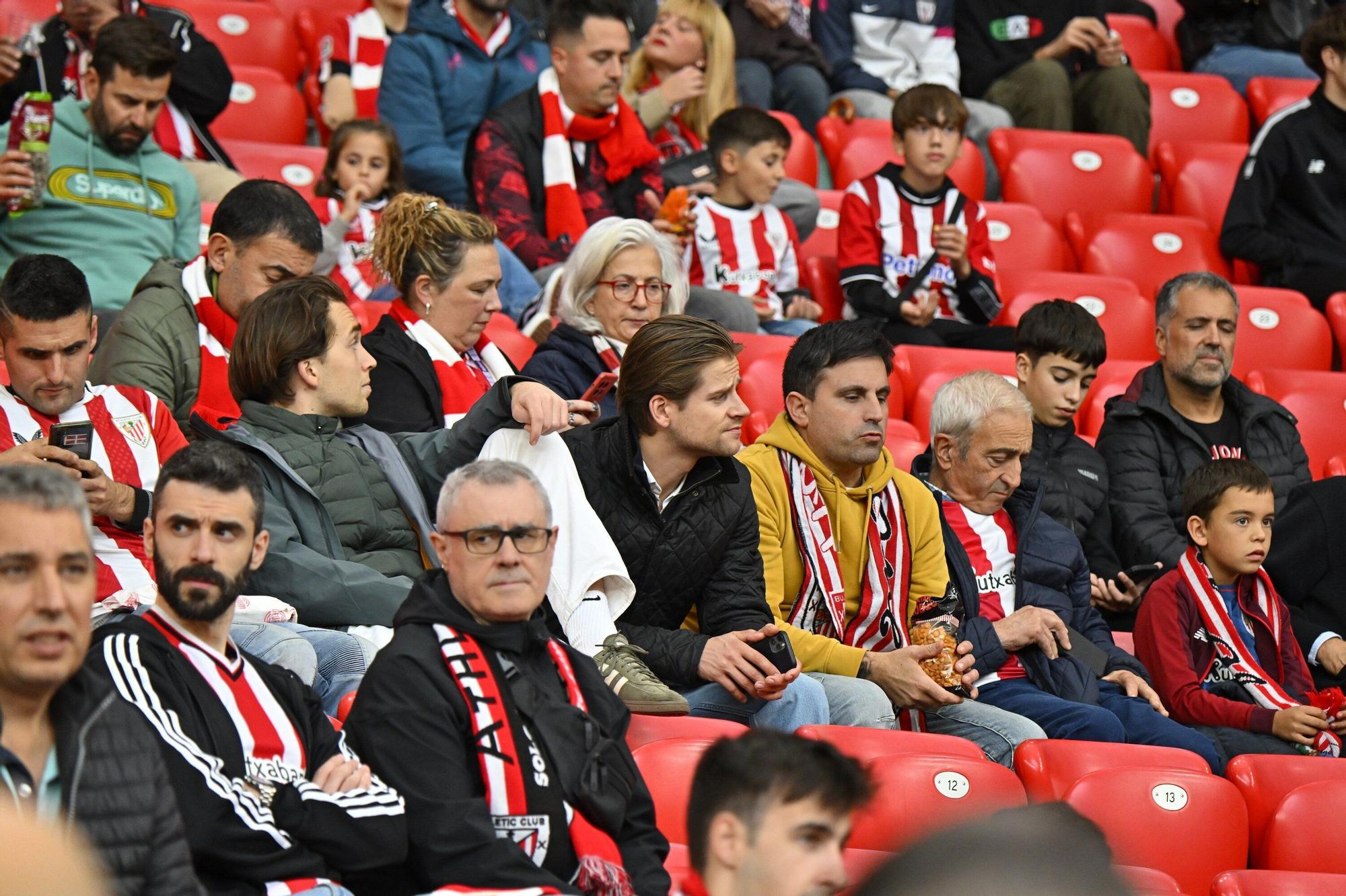 En imágenes: búscate en nuestra galería de la grada del Athletic-Getafe