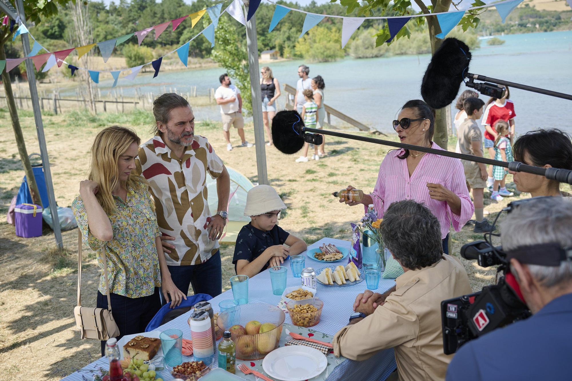Rodaje de la película "TRES DE MÁS” con los actores Salva Reina y Kira Miró