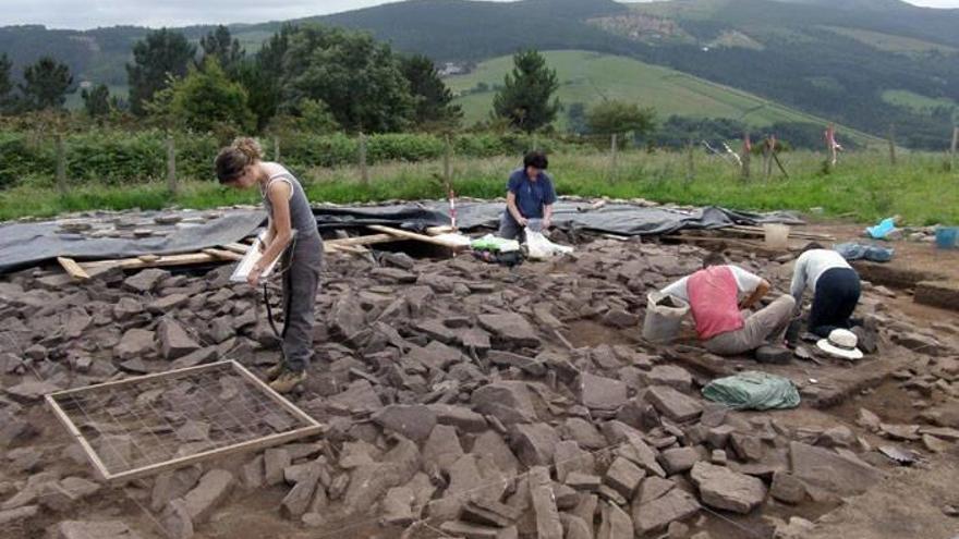 Excavaciones en el monte Katillotxu de Mundaka.Foto: Agiri