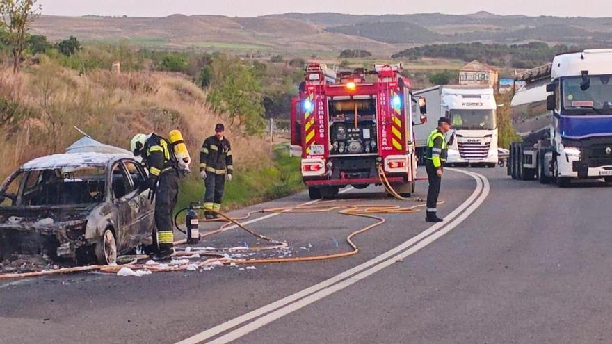Sin heridos en el incendio de un vehículo en la NA-113 a la altura de Cintruénigo