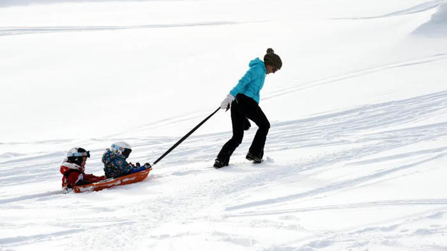 La nieve llega a los Alpes Franceses. Fotos: AFP