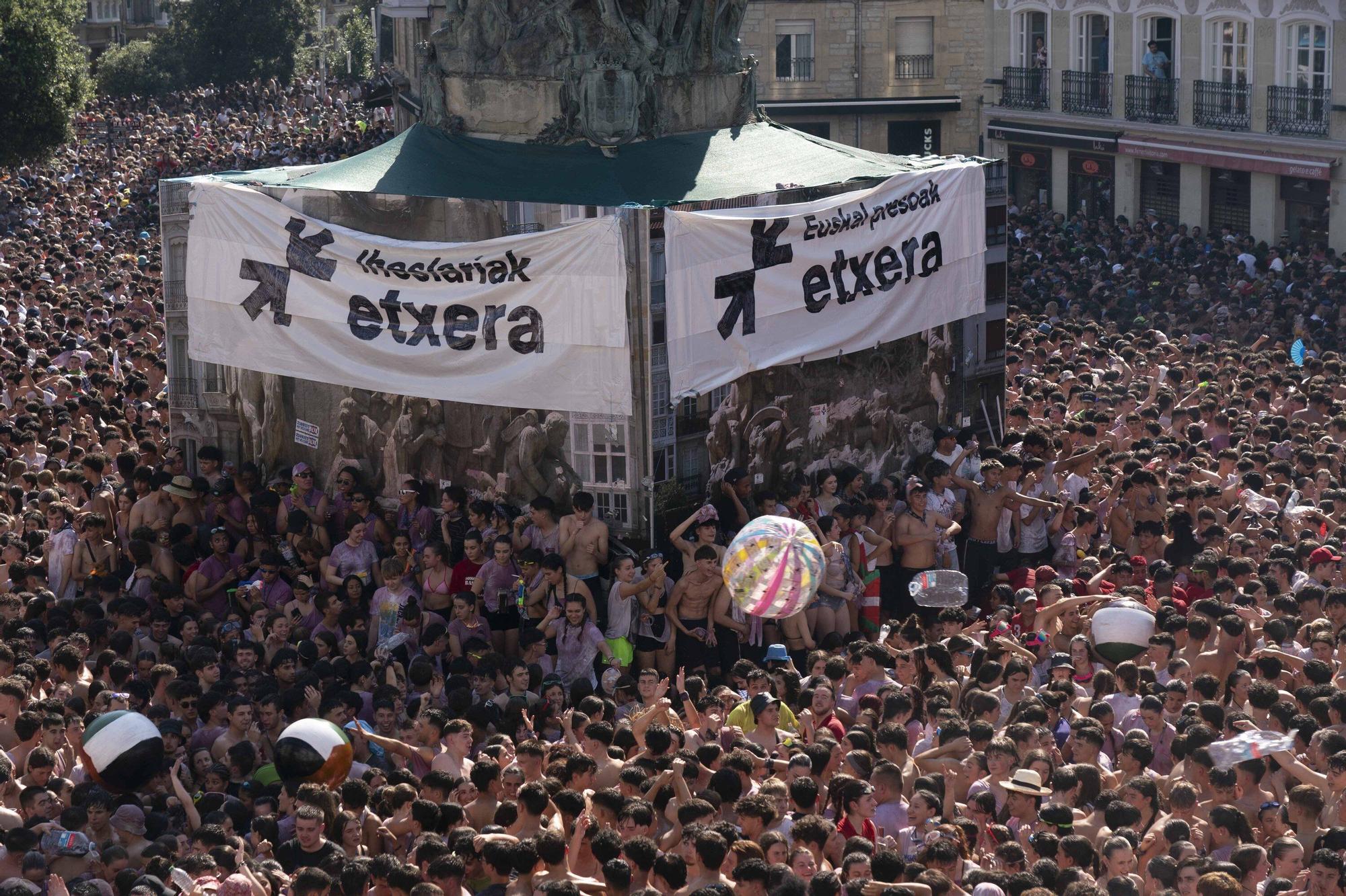 En imágenes: Así ha sido la bajada de Celedón en 2025