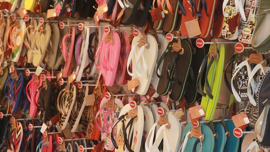 Las chanclas que destrozan tus pies este verano