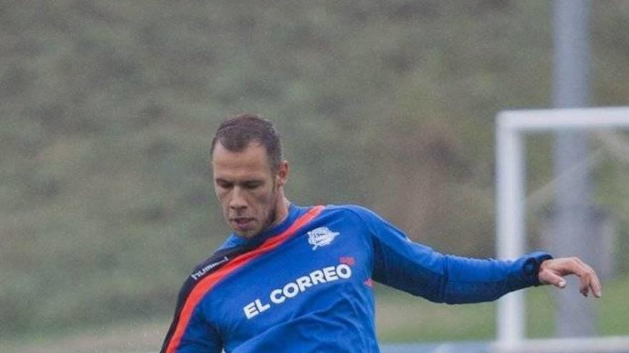 El Alavés y Vadócz acuerdan rescindir el contrato